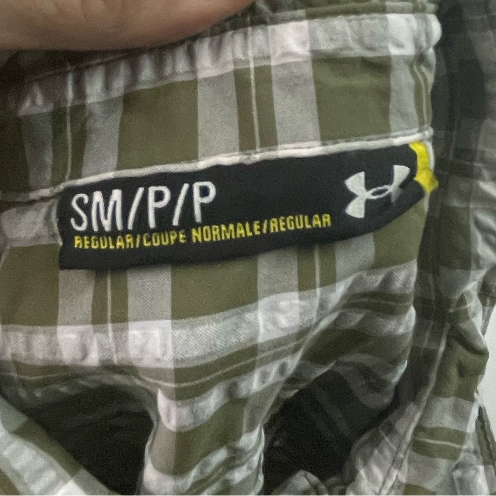 Under Armour Button Up Athletic Light Weight Shirt - image 5